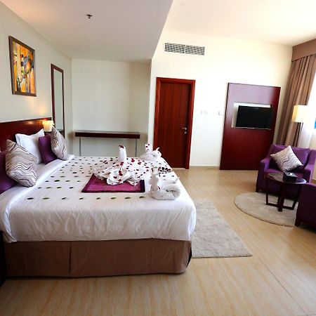 V Hotel Fujairah Bagian luar foto