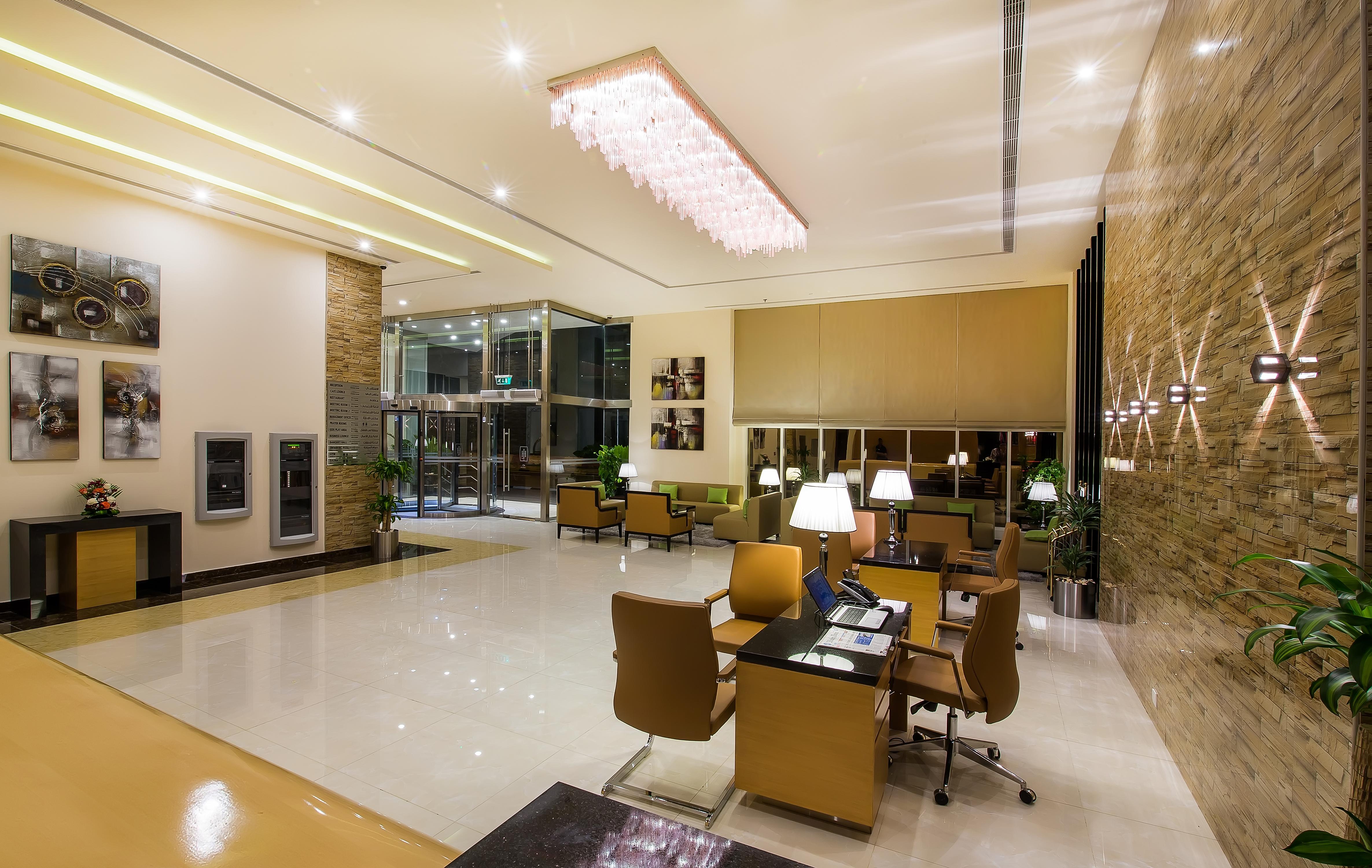 V Hotel Fujairah Bagian luar foto