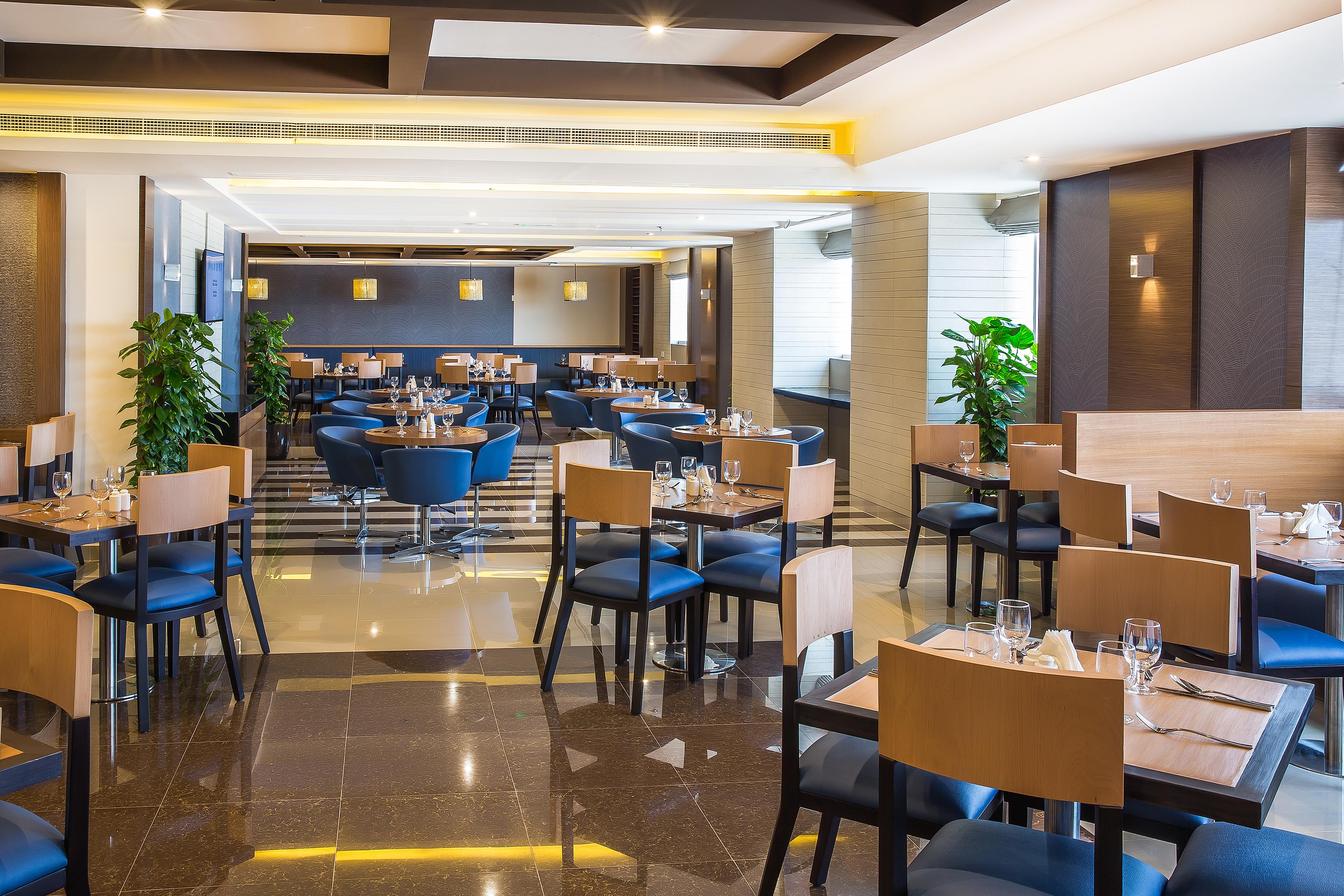 V Hotel Fujairah Bagian luar foto