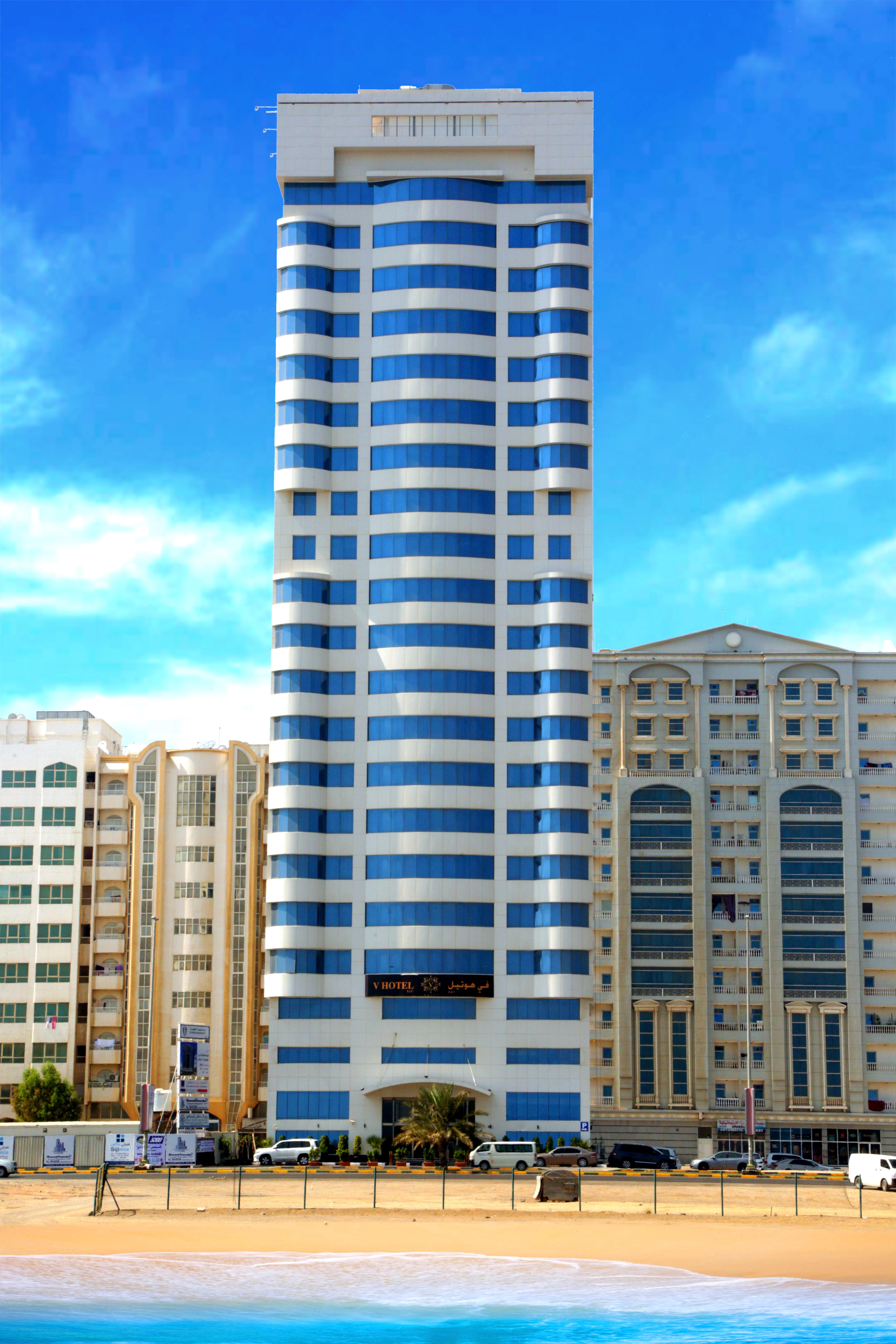 V Hotel Fujairah Bagian luar foto