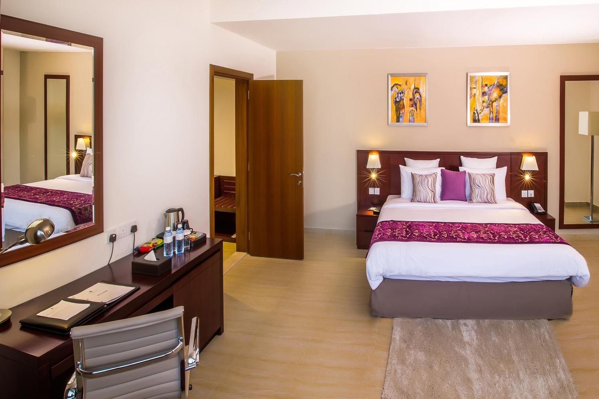 V Hotel Fujairah Bagian luar foto