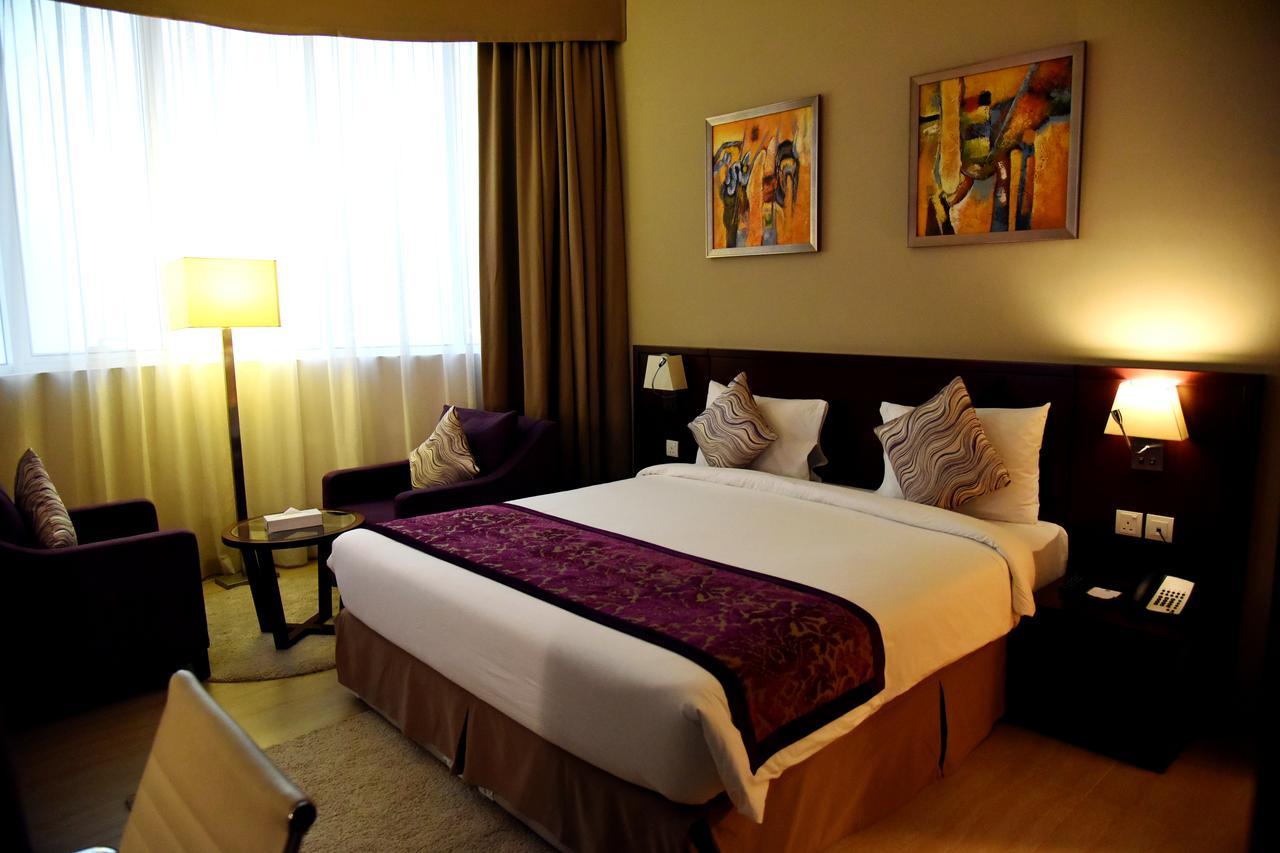 V Hotel Fujairah Bagian luar foto