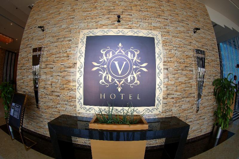 V Hotel Fujairah Bagian luar foto